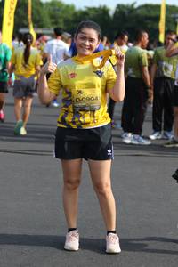 BIB: 0904
                            <button type="button" onclick="openModal(5247026)" class="btn btn-primary btn-sm float-right btn-popup" data-toggle="modal" data-target=".modal-high-quality">
                        <i class="fas fa-shopping-cart"></i> Add to Cart
                    </button>
                                            <button type="button" onclick="isThisMe(5247026, true)" class="btn btn-success btn-sm float-right btn-popup btn-isme hidden" data-toggle="tooltip" data-placement="bottom" title="นี่คือรูปของคุณใช่ไหม คลิกที่นี่เพื่อเอาเข้าอัลบั้ม">
                        <i class="fas fa-plus"></i> Add to album
                    </button>
                    <button type="button" onclick="isThisMe(5247026, false)" class="btn btn-warning btn-sm float-right btn-popup btn-isnotme hidden">
                        <i class="fas fa-ban"></i> Remove from album
                    </button>